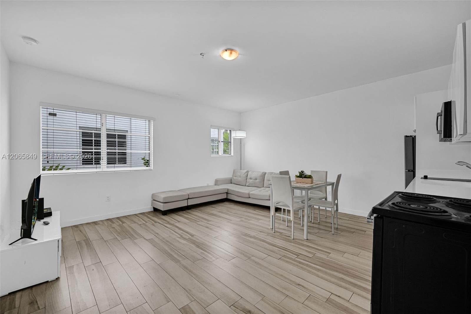 1560 Meridian Ave # 207, Miami Beach, FL 33139 photo 2