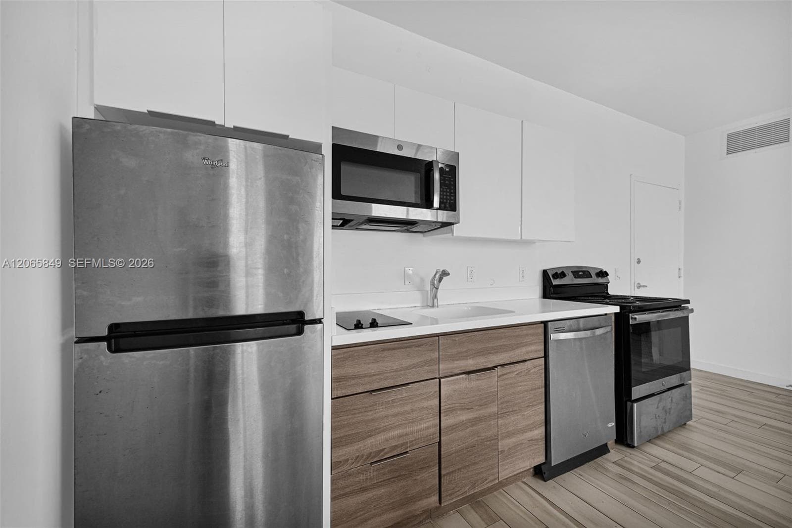 1560 Meridian Ave # 207, Miami Beach, FL 33139 photo 5