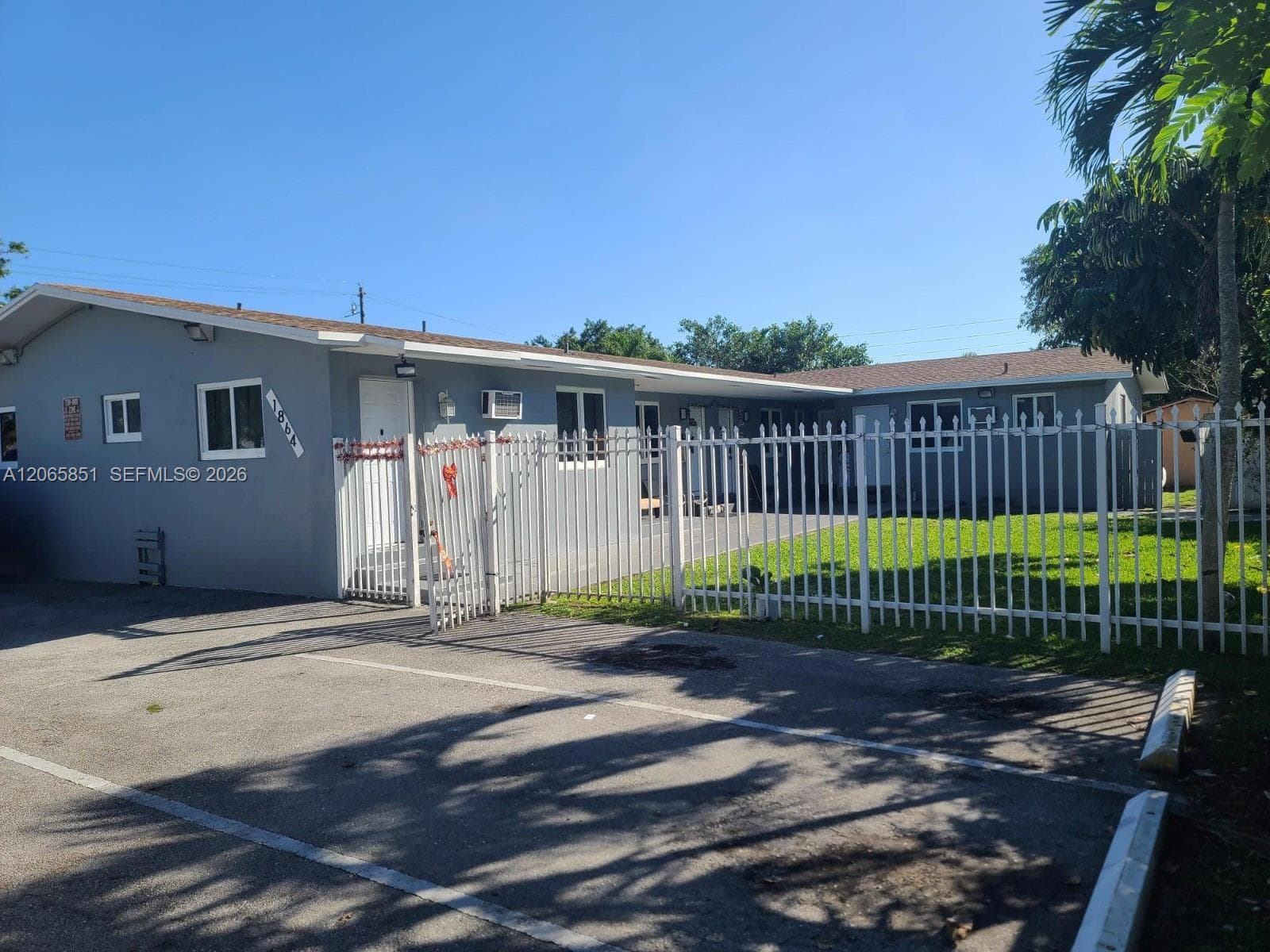 1864 NW 28th St # 3, Miami, FL 33142