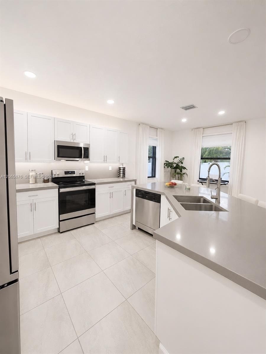 3555 W 106th St, Hialeah, FL 33018 photo 3