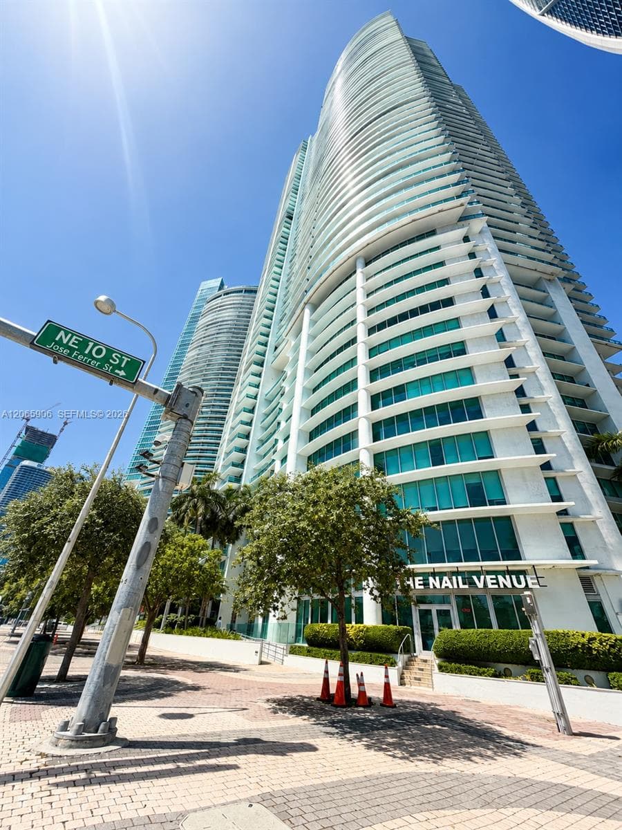 900 Biscayne Blvd # 4410, Miami, FL 33132 photo 2