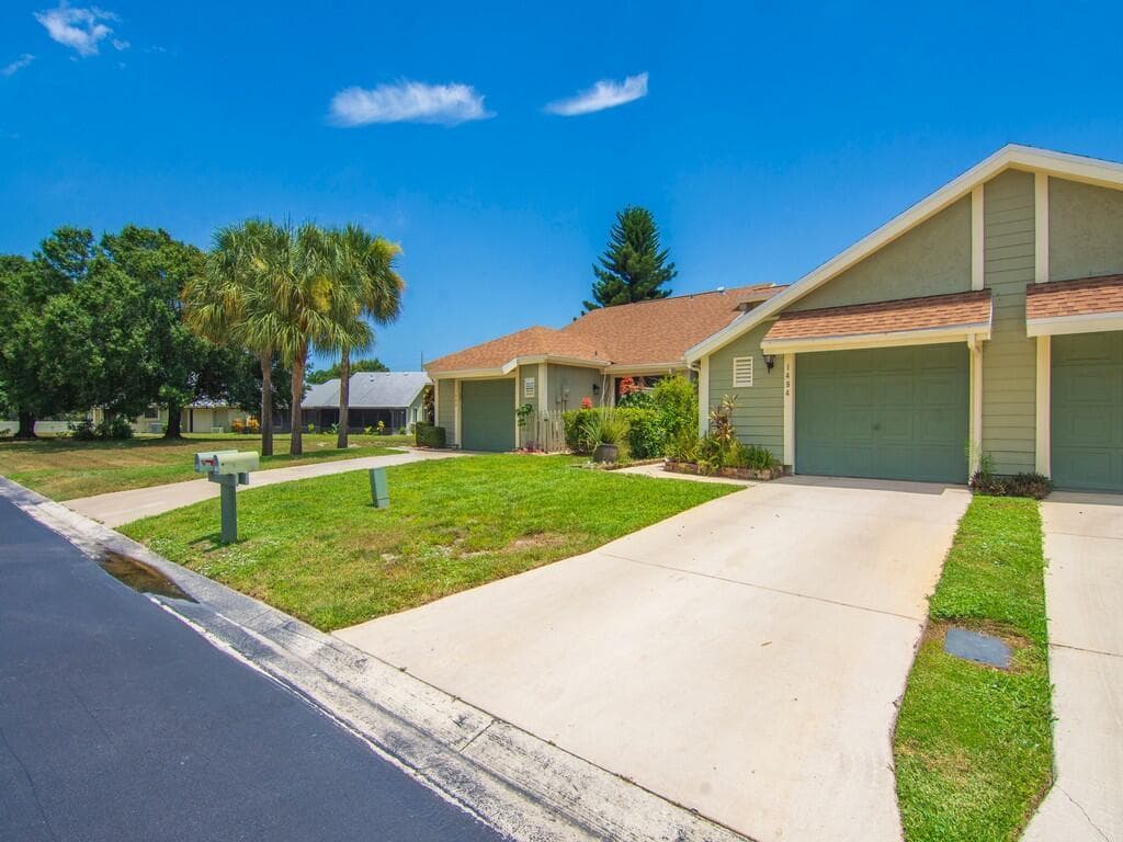 1494 SE Colchester Circle, Port St. Lucie, FL 34952