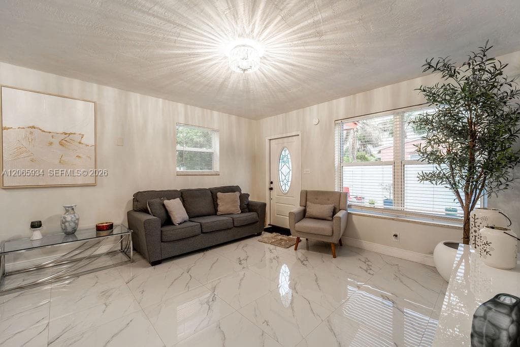 1600 N 68th Ave, Hollywood, FL 33024 photo 2