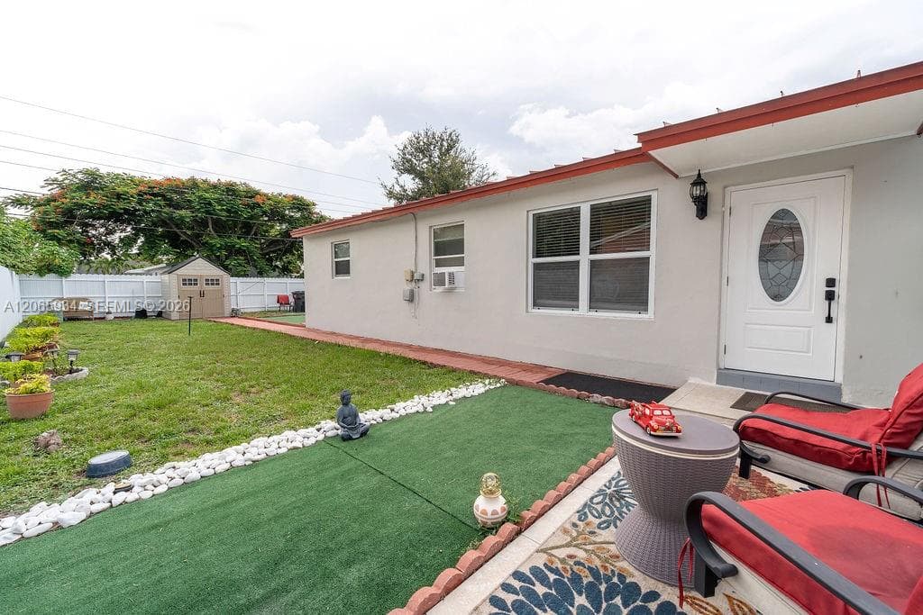 1600 N 68th Ave, Hollywood, FL 33024 photo 3