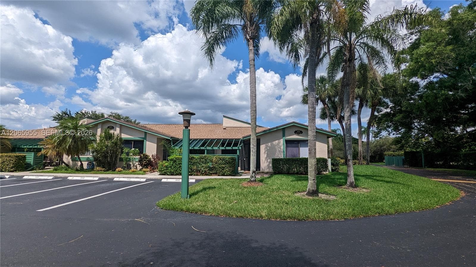 460 Lakeview Dr # 4, Weston, FL 33326 photo 2