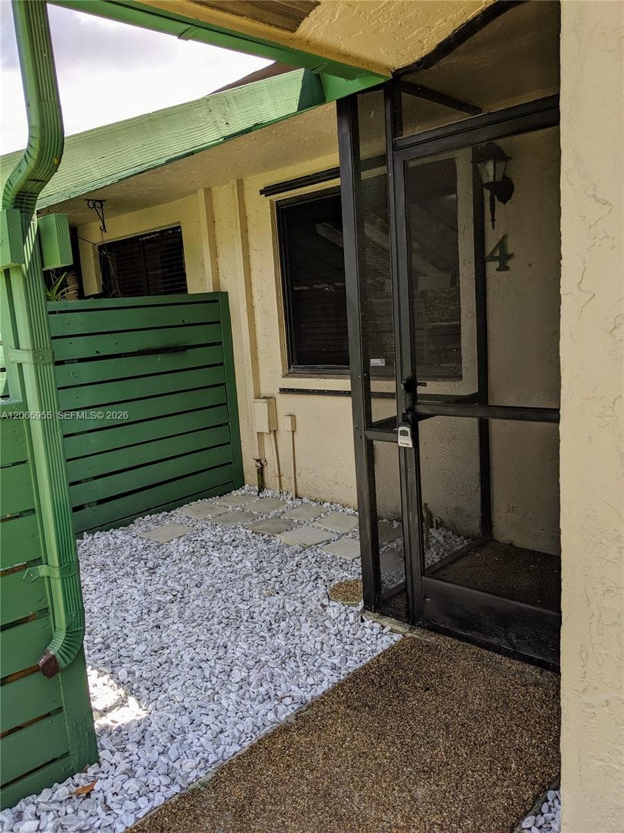 460 Lakeview Dr # 4, Weston, FL 33326 photo 4