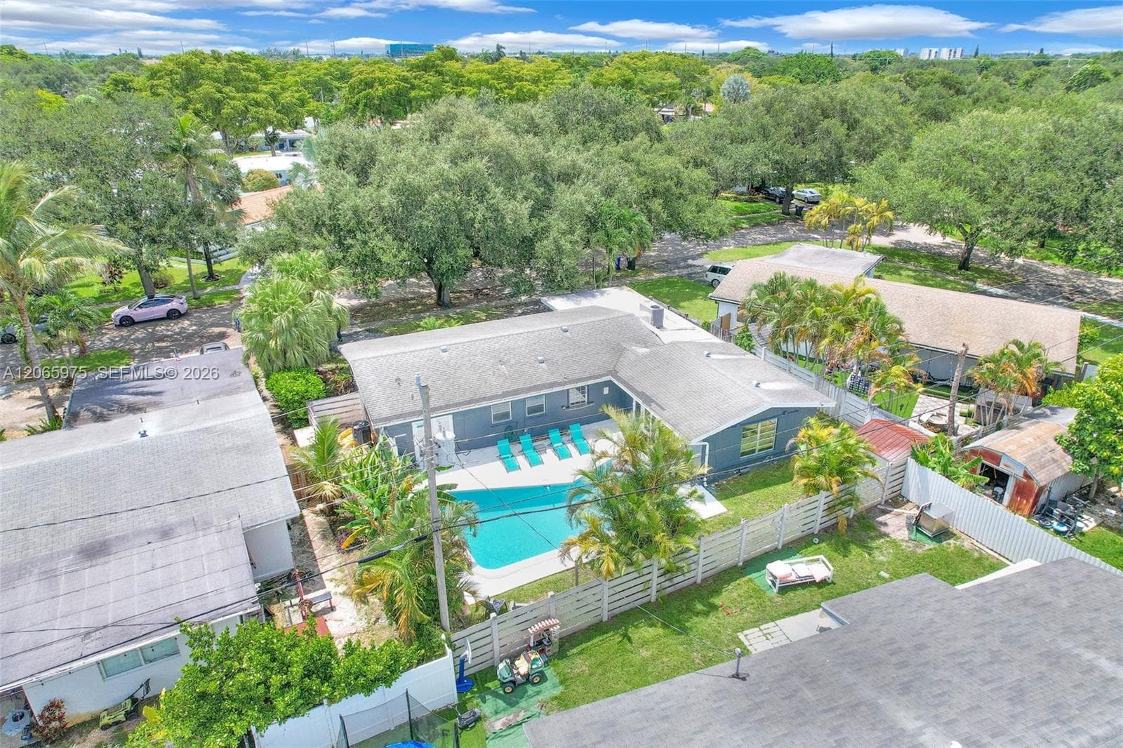 407 S 56th Ter, Hollywood, FL 33023 photo 2