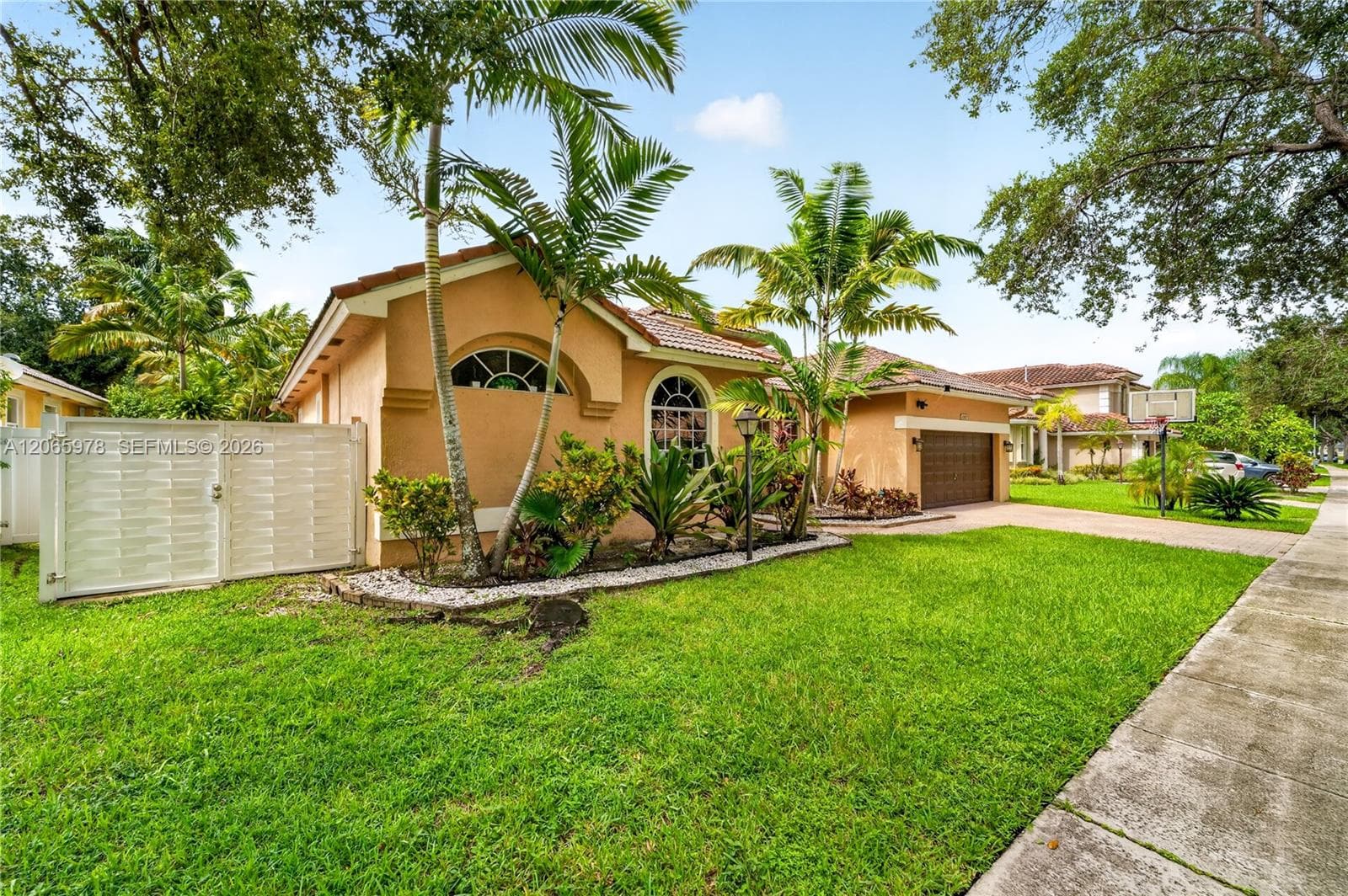 12617 NW 23rd St, Pembroke Pines, FL 33028 photo 5
