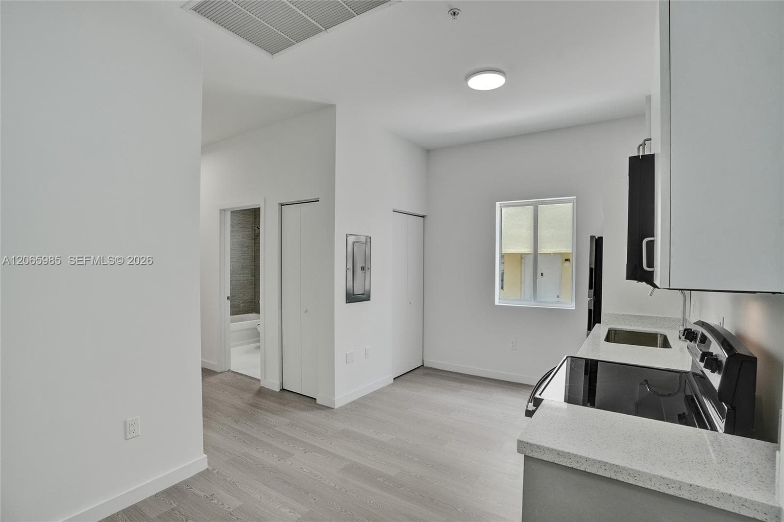 1567 NW 1st St # 14, Miami, FL 33125 photo 3