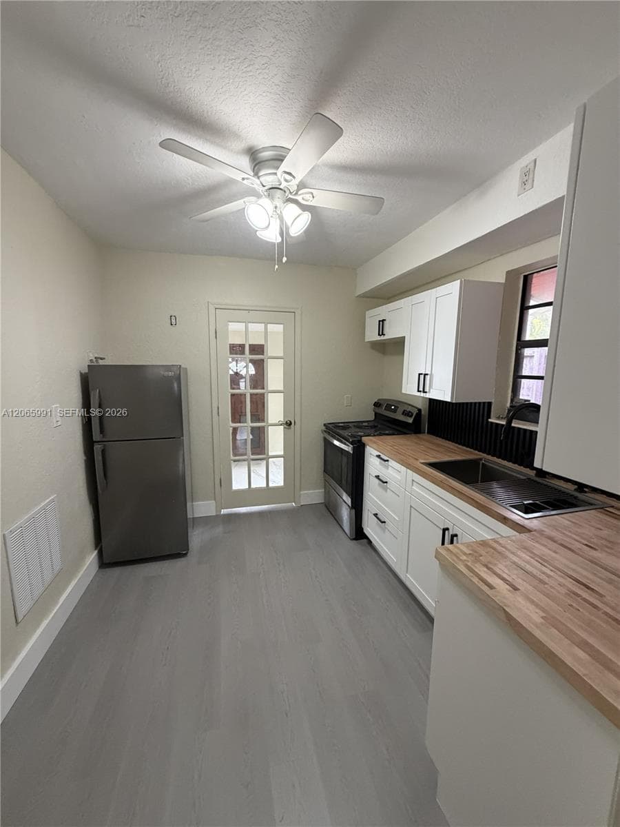 2424 SW 21st Ter # IN-LAW DETACHD, Miami, FL 33145 photo 5