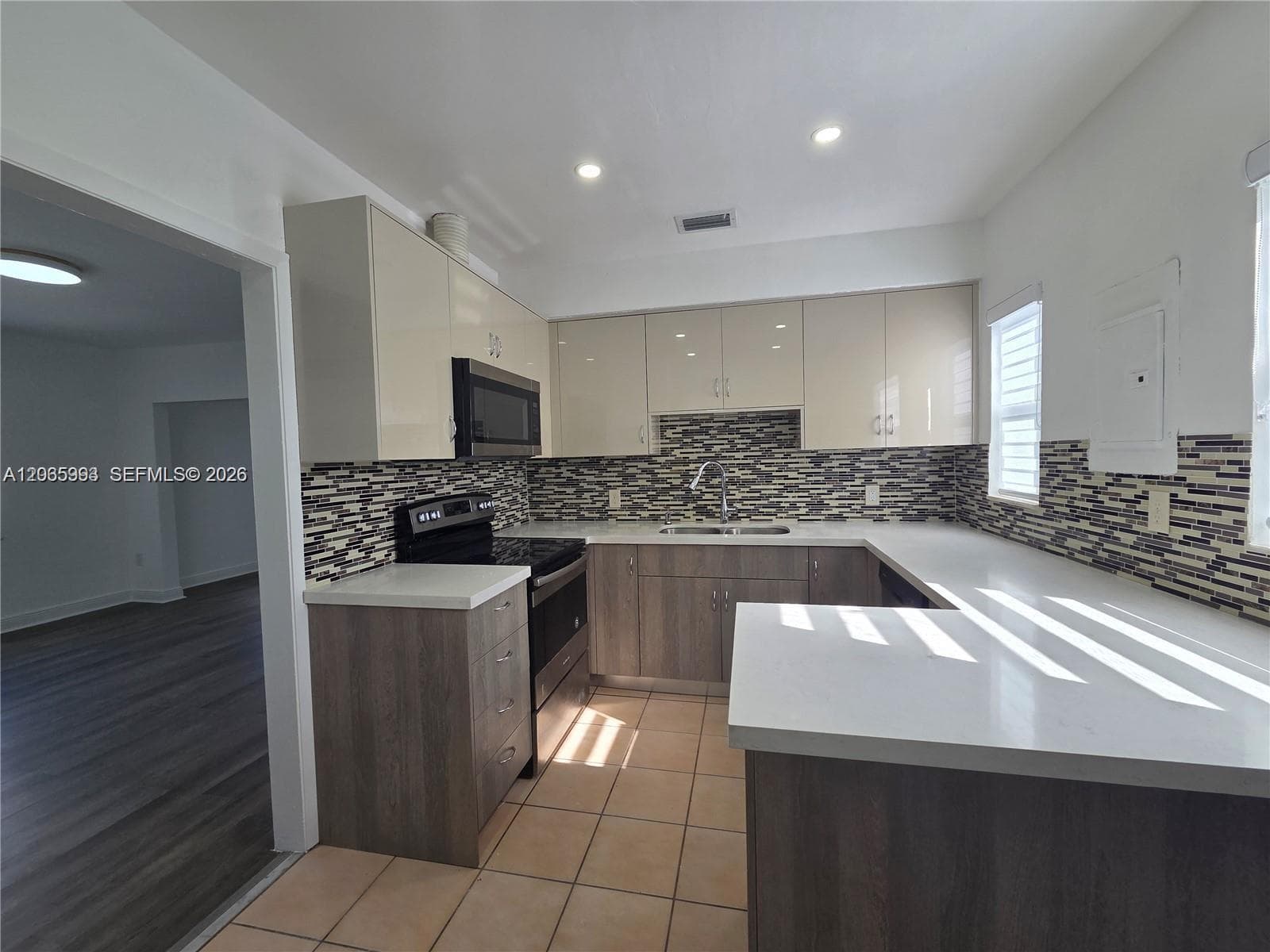 6240 SW 21st St (upstairs) # 6242, Miami, FL 33155 photo 2