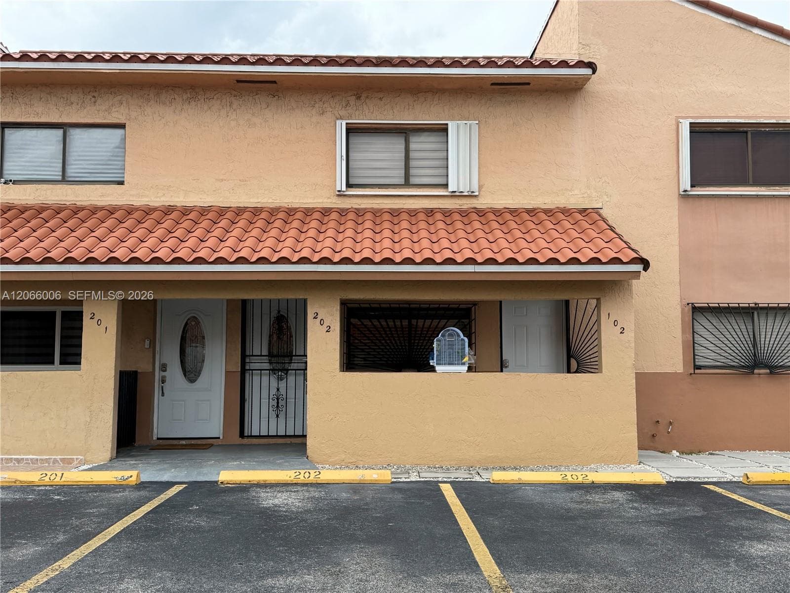 7792 W 29th Way # 202, Hialeah, FL 33018