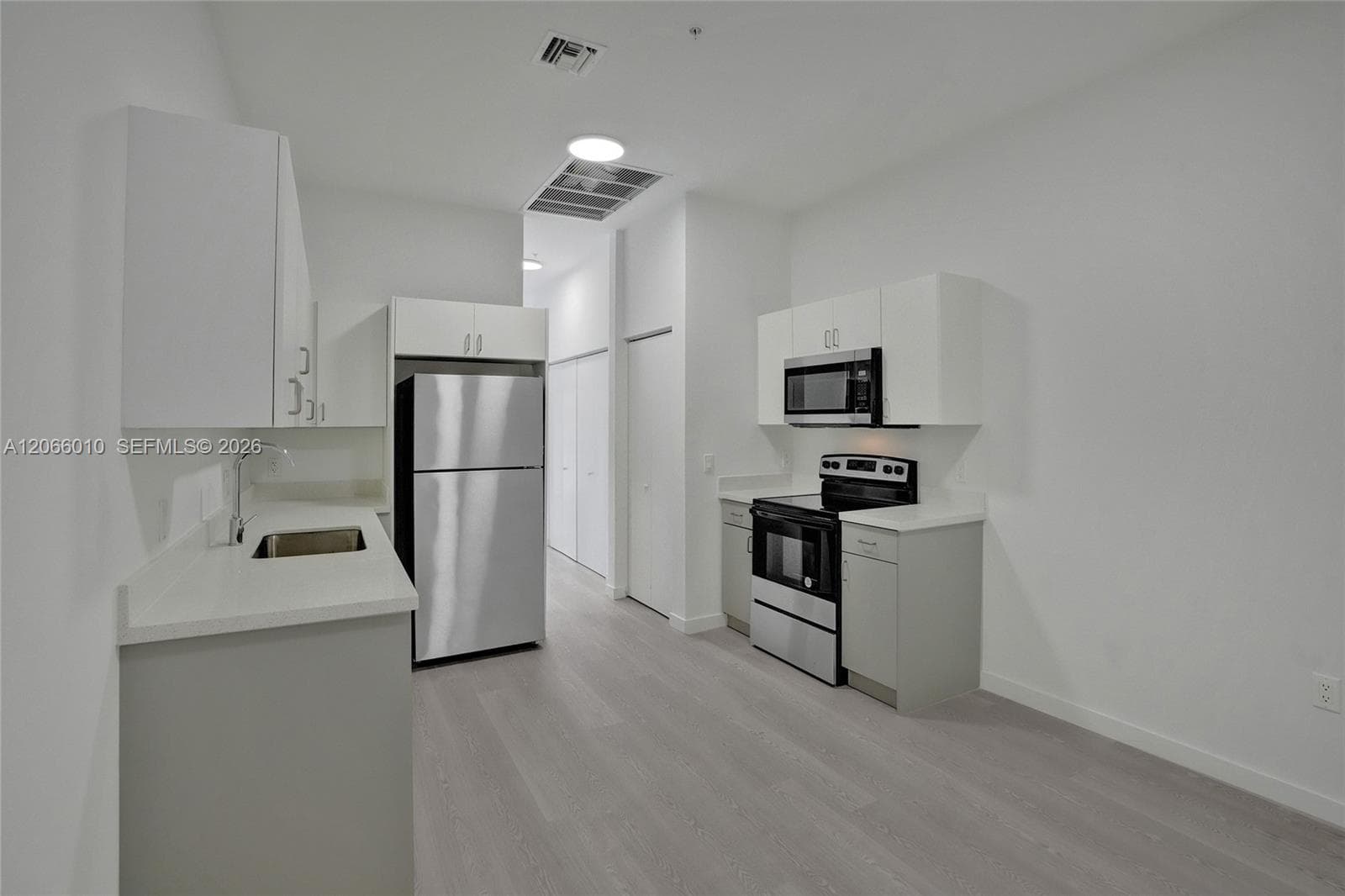 1567 NW 1st St # 10, Miami, FL 33125 photo 2