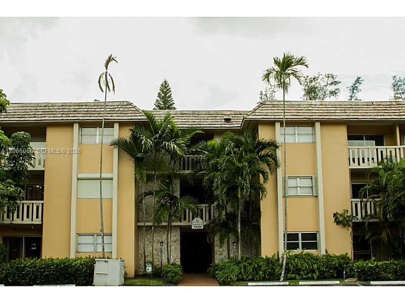 7400 Miami Lakes Dr # D107, Miami Lakes, FL 33014 photo 2