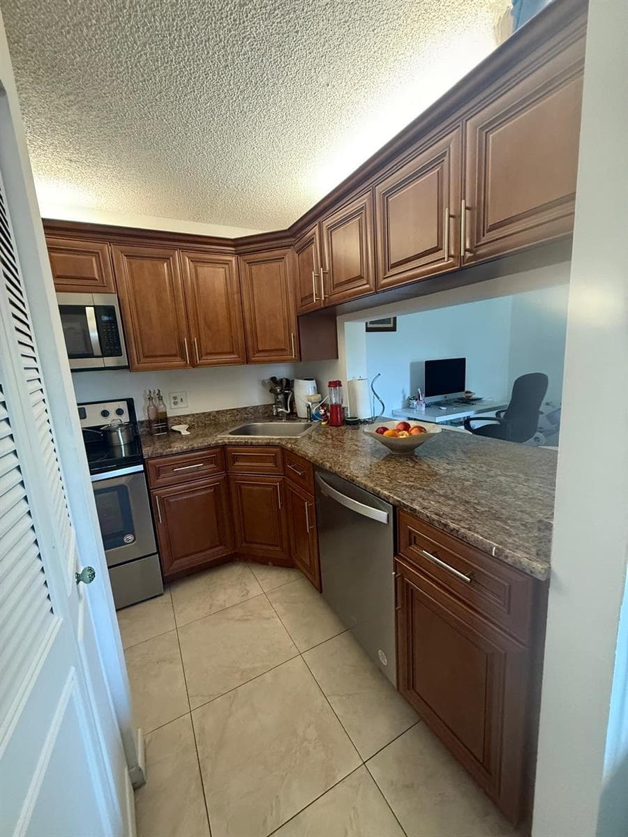617 SEA PINE Way # E1, FL 33415 photo 4