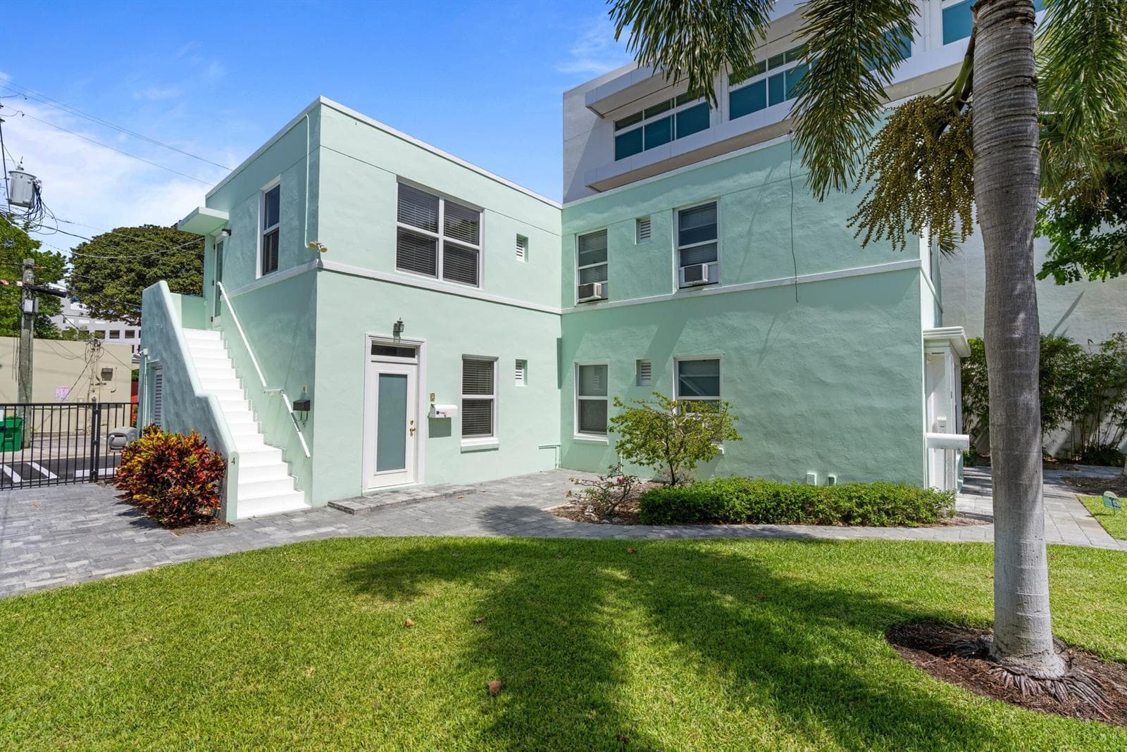 90 SE 5th Avenue, Delray Beach, FL 33483 photo 2