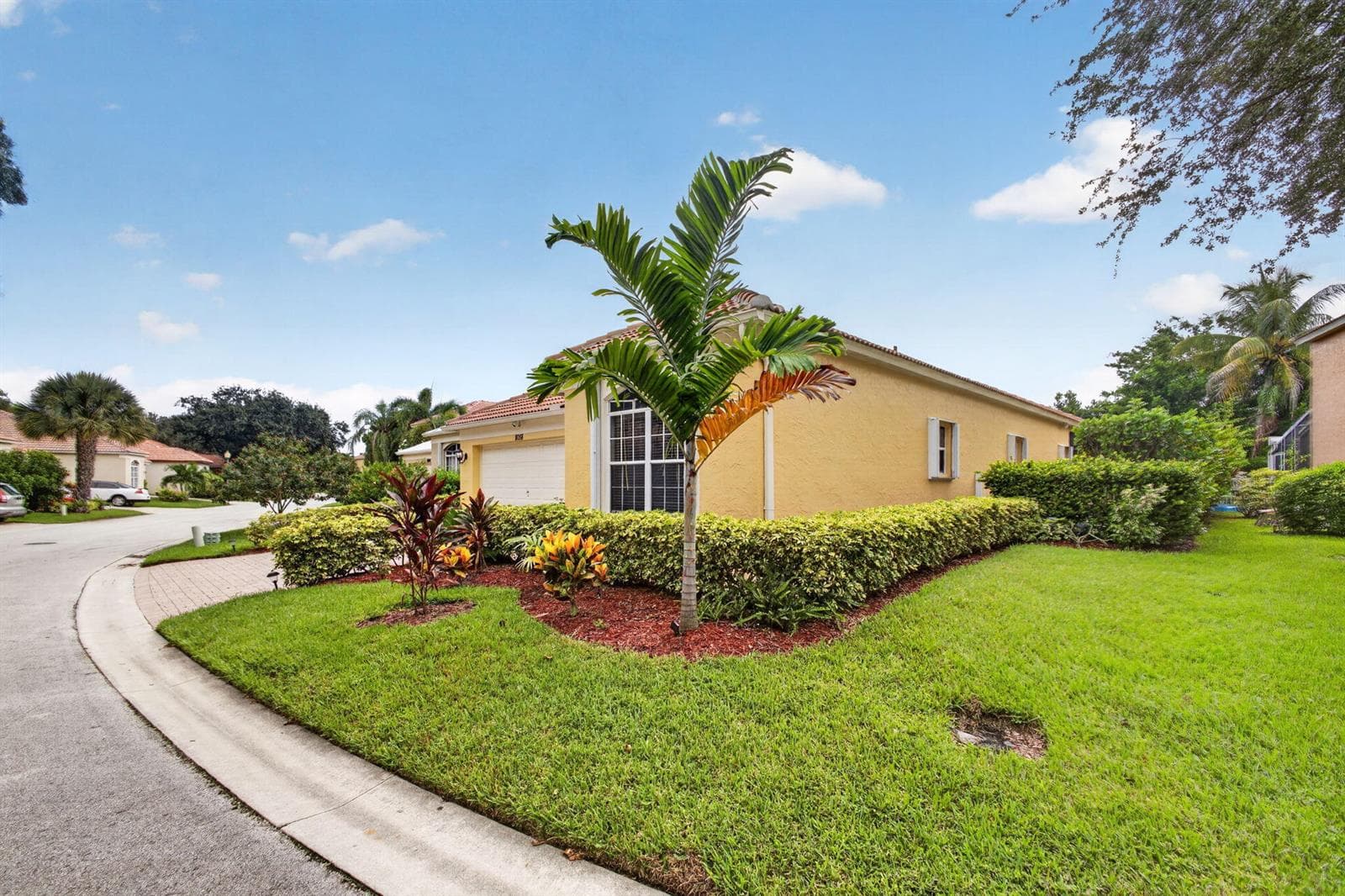 8058 Via Hacienda, Riviera Beach, FL 33418 photo 4