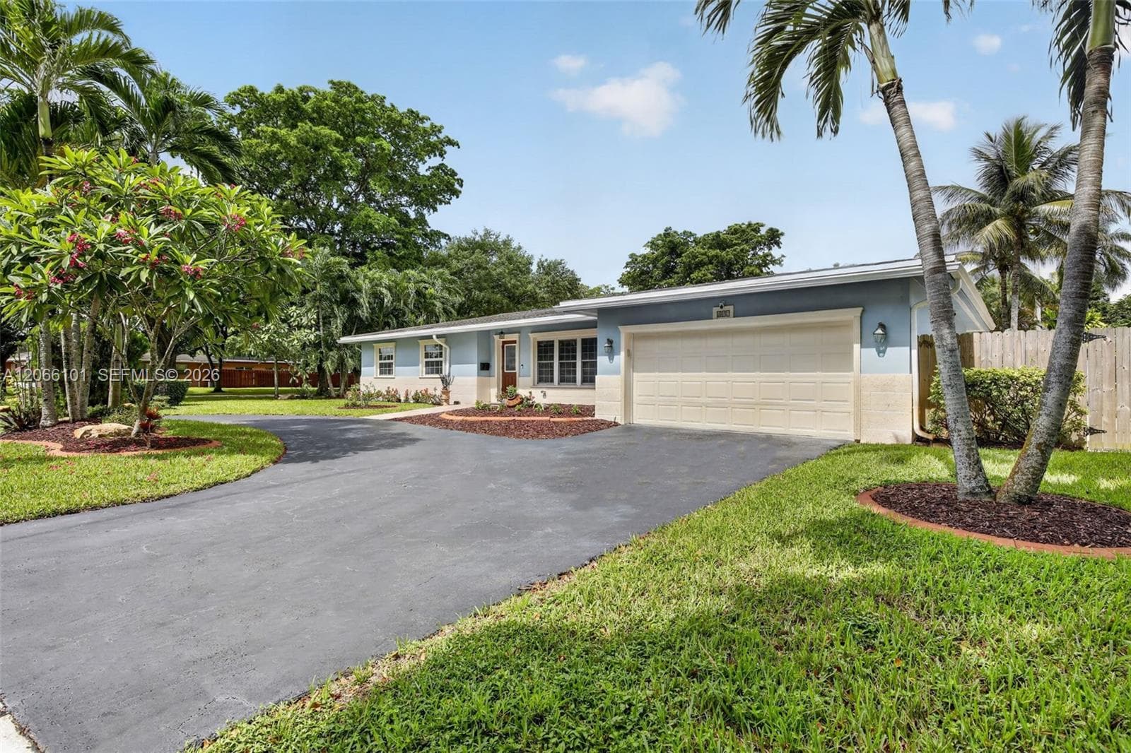 801 Ixora Ln, Plantation, FL 33317 photo 4