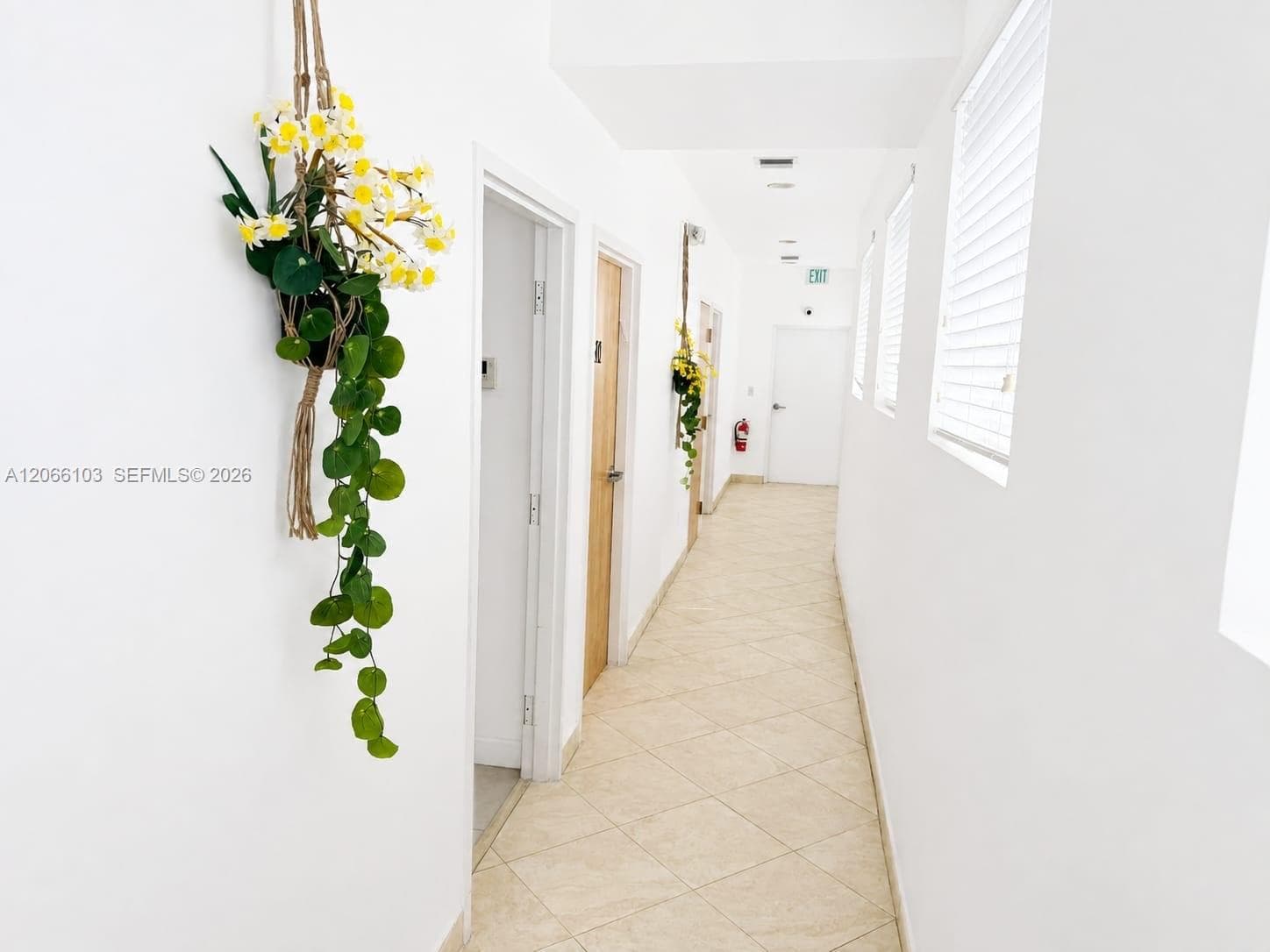 18319 W Dixie Hwy # 206, North Miami Beach, FL 33160 photo 3