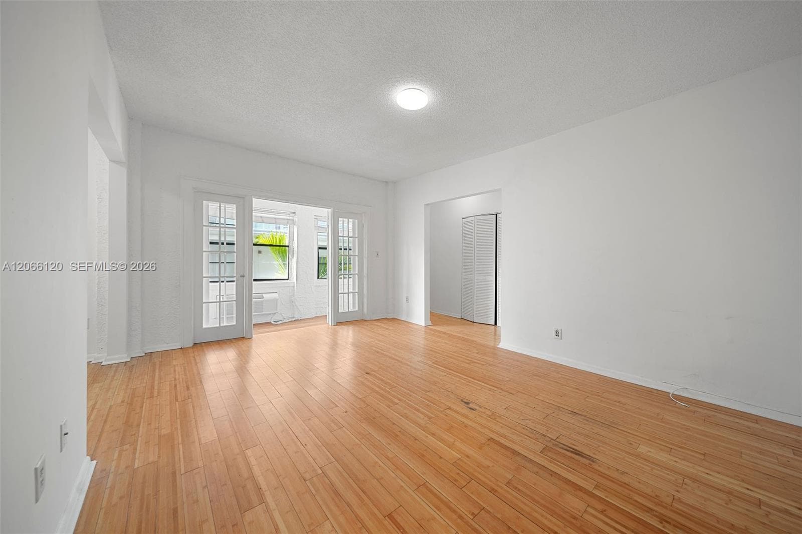 934 Michigan Ave # 207, Miami Beach, FL 33139 photo 2