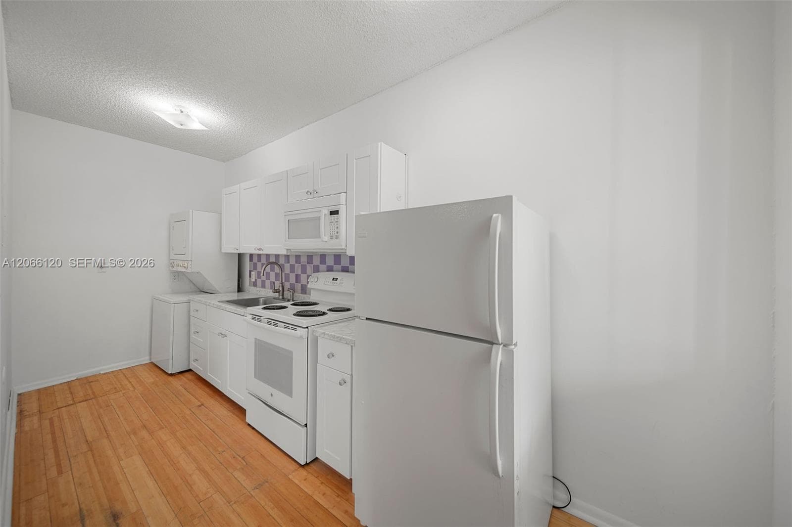 934 Michigan Ave # 207, Miami Beach, FL 33139 photo 3