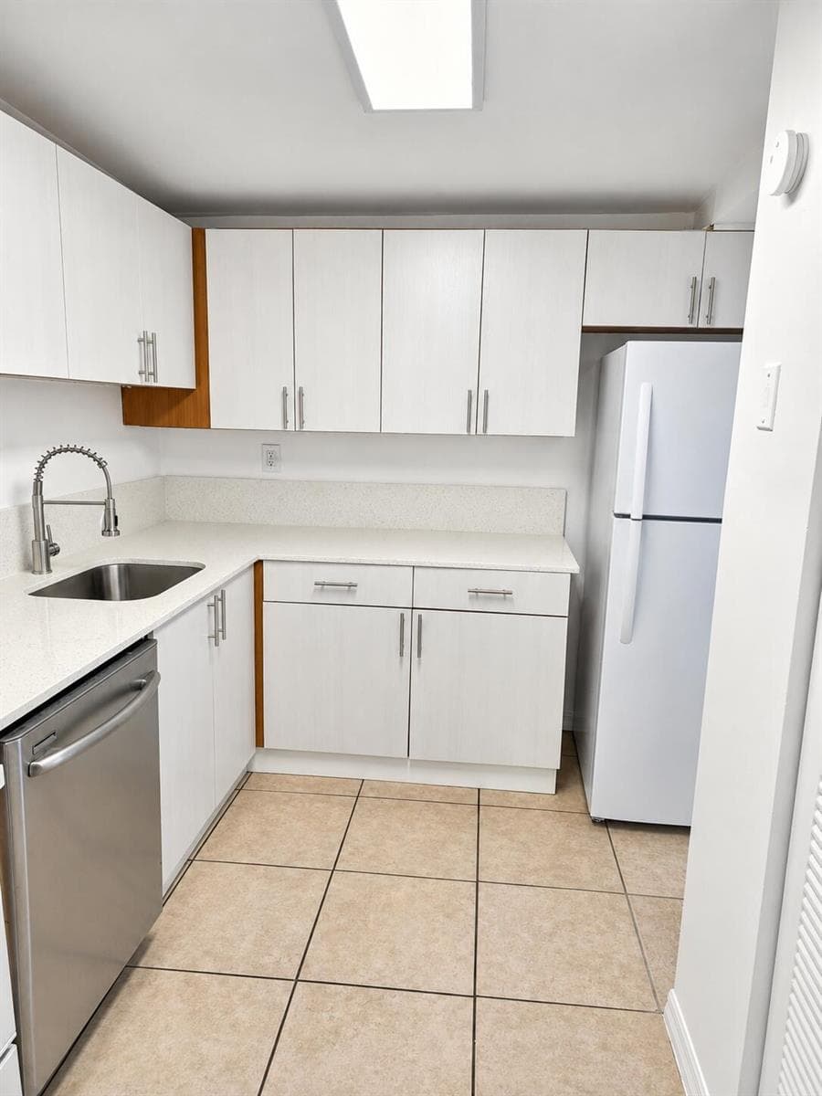 431 EXECUTIVE CENTER Drive # 204, West Palm Beach, FL 33401 photo 5
