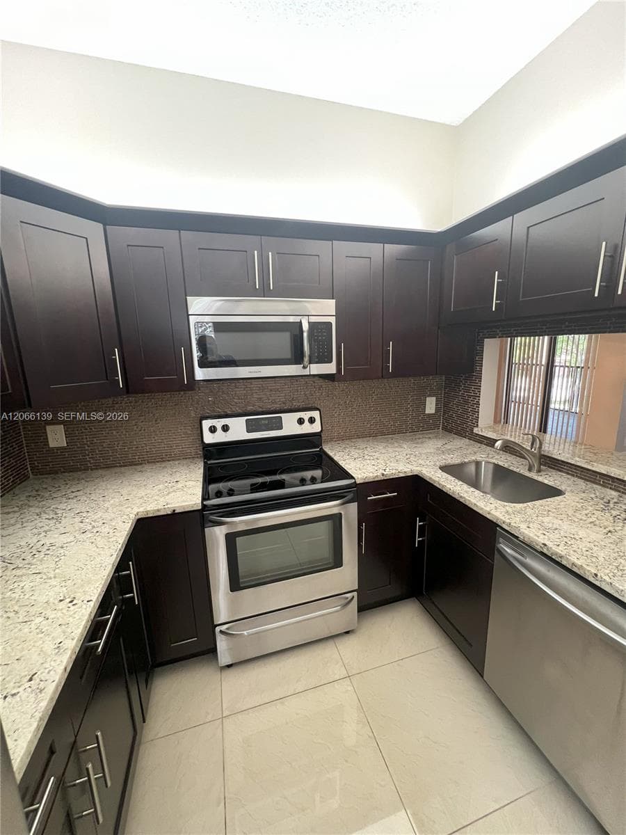 10700 NW 14th St # 142, Plantation, FL 33322 photo 3