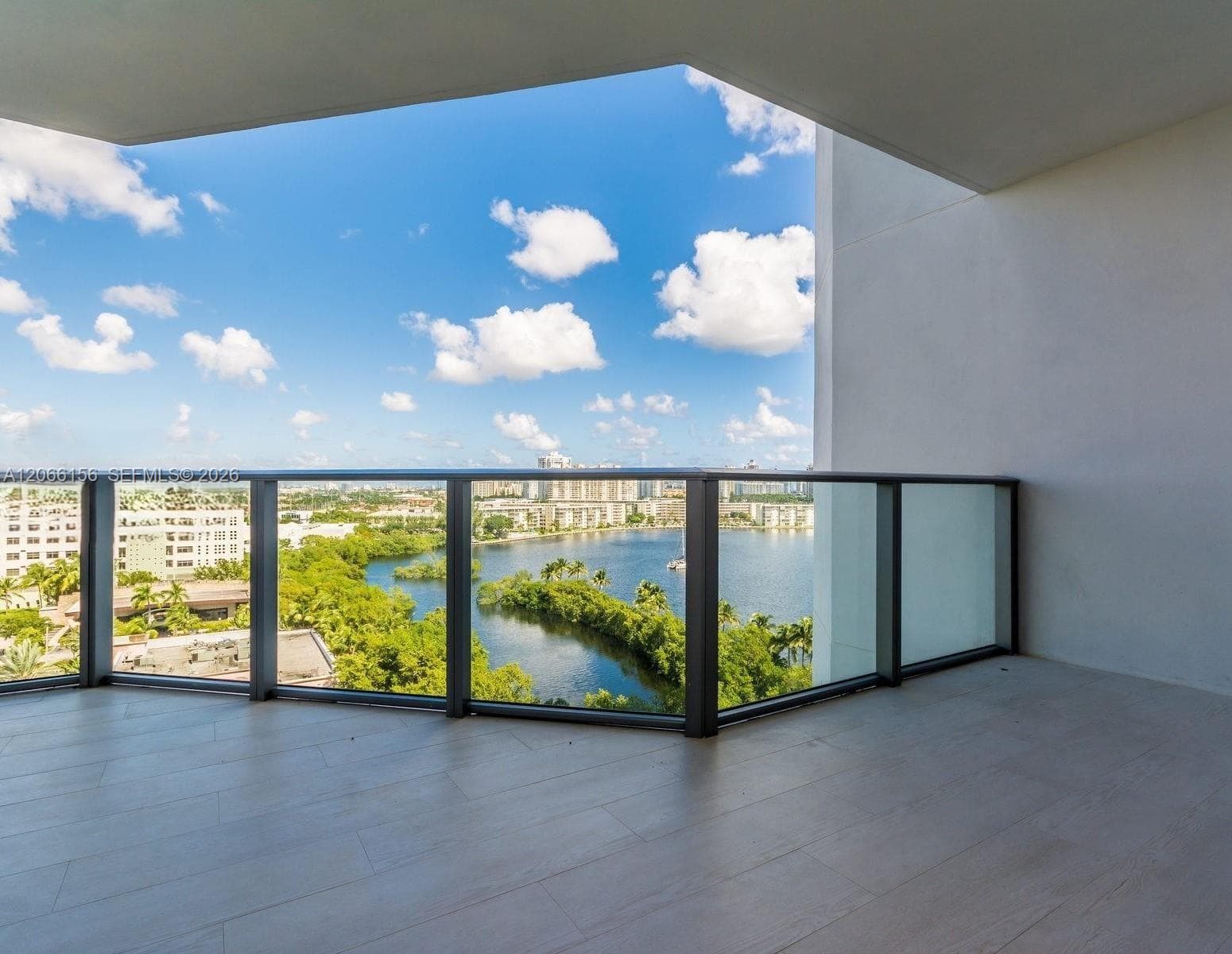 17301 Biscayne Blvd # 1004, North Miami Beach, FL 33160 photo 3