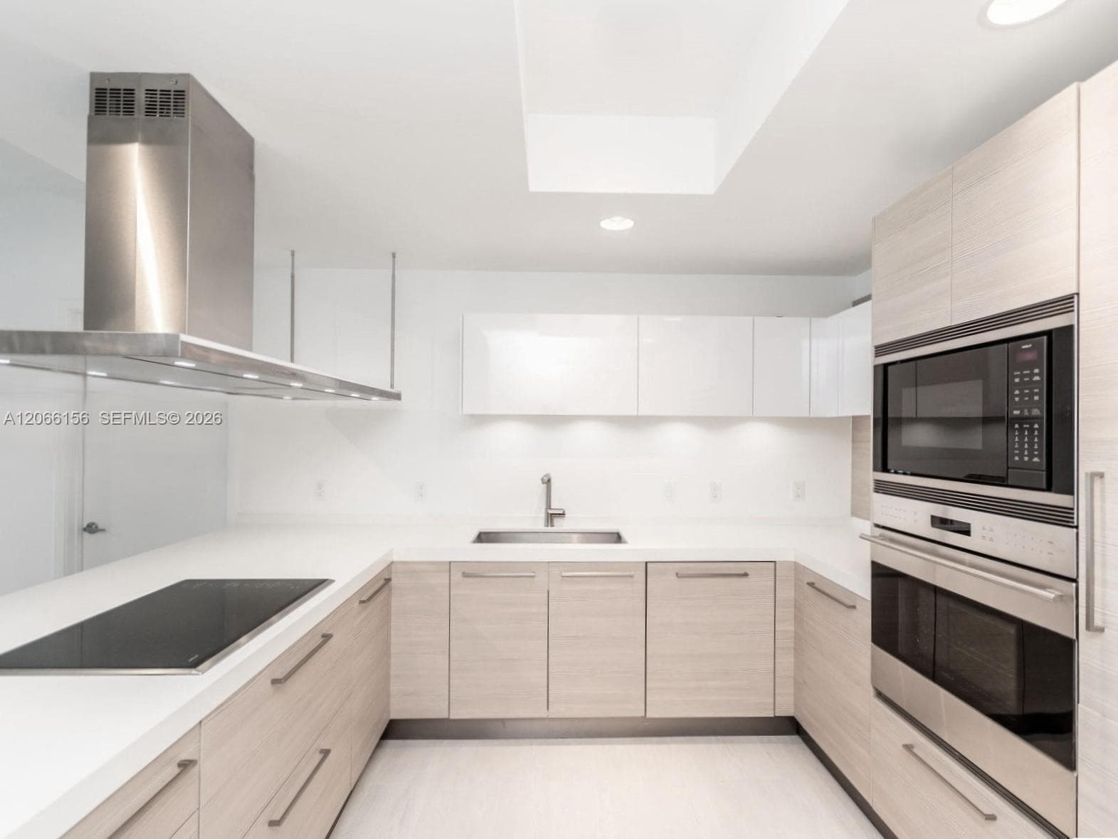 17301 Biscayne Blvd # 1004, North Miami Beach, FL 33160 photo 4