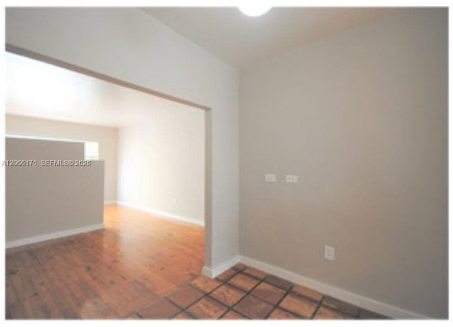 948 Meridian Ave # 10, Miami Beach, FL 33139 photo 3