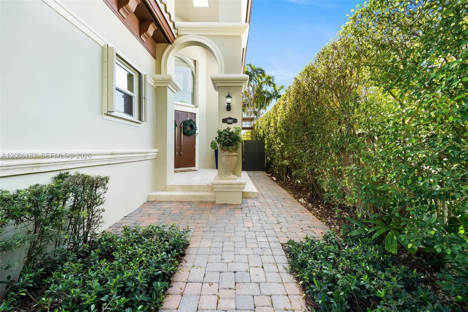1490 Cleveland Rd, Miami Beach, FL 33141 photo 2