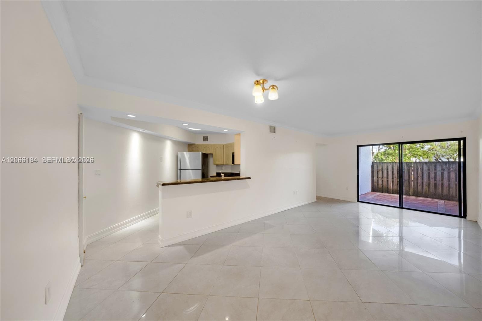 9405 Fontainebleau Blvd # 112, Miami, FL 33172 photo 5