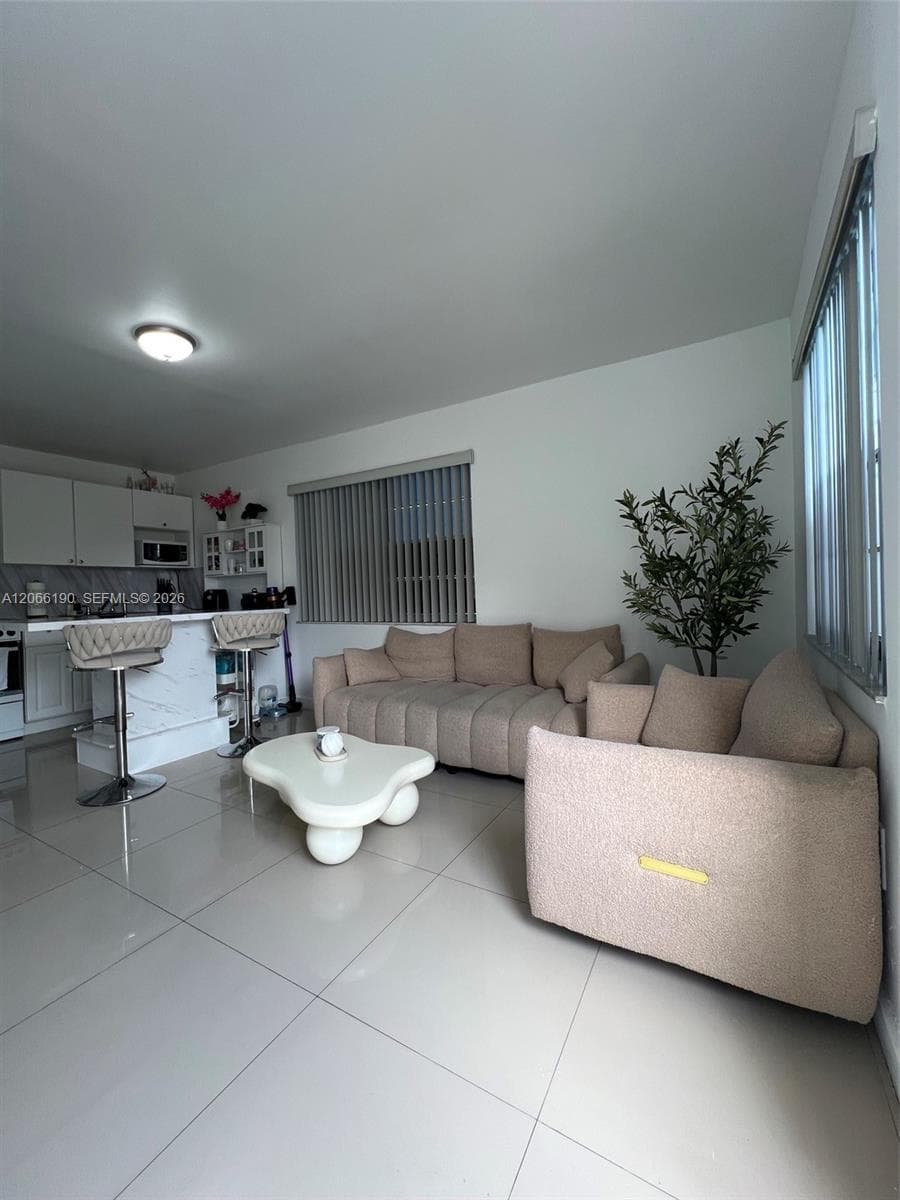 467B E 13th St # 467B, Hialeah, FL 33010 photo 2