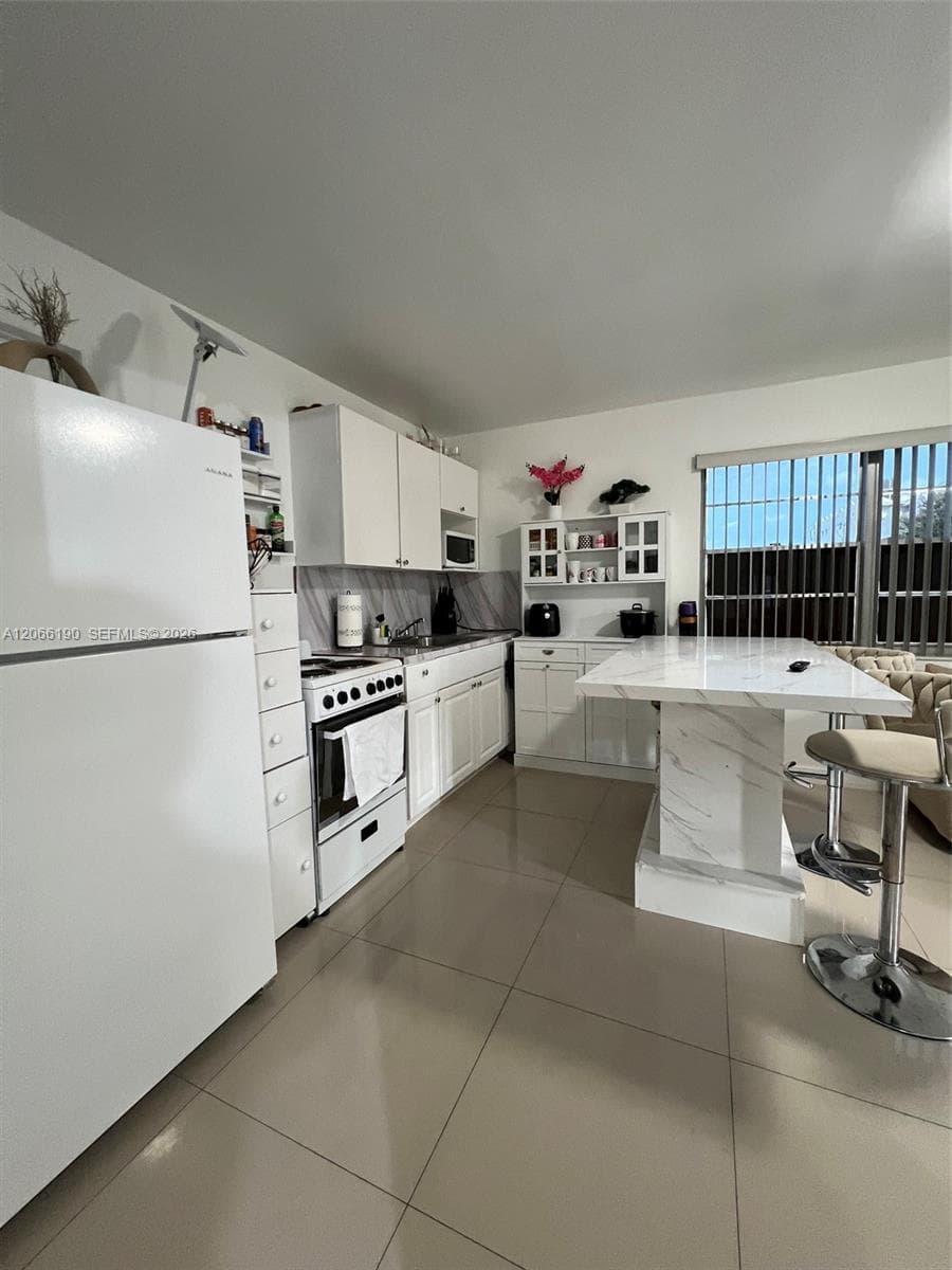 467B E 13th St # 467B, Hialeah, FL 33010 photo 3