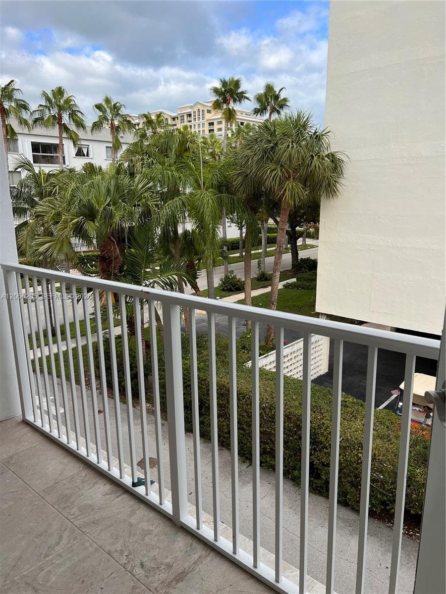 240 Galen Dr # 302, Key Biscayne, FL 33149 photo 3