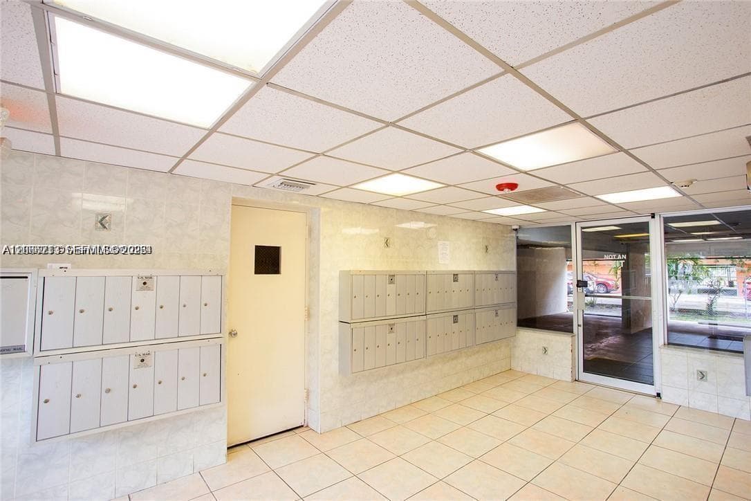 1225 NE 124th St # 28A, North Miami, FL 33161 photo 2