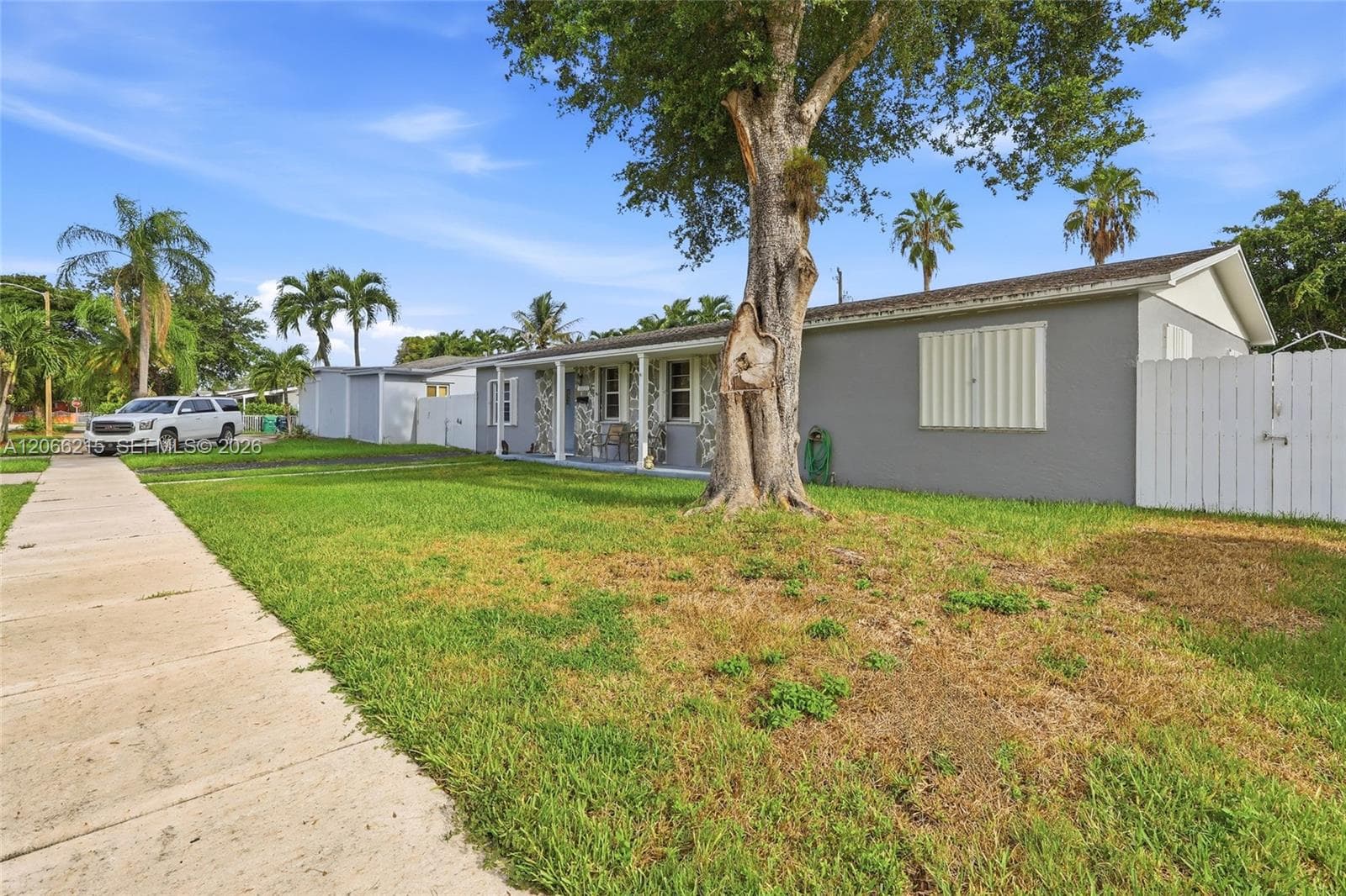 10235 Pan American Dr, Cutler Bay, FL 33189 photo 3
