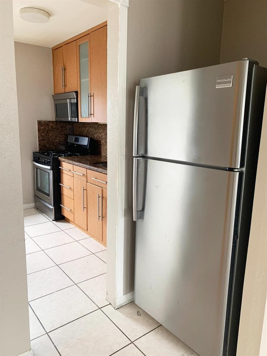 555 SW 16TH Avenue # 15, Miami, FL 33135 photo 3