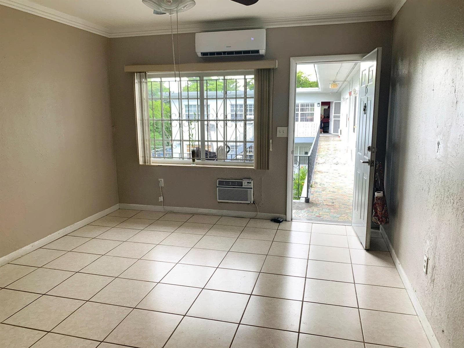 555 SW 16TH Avenue # 15, Miami, FL 33135