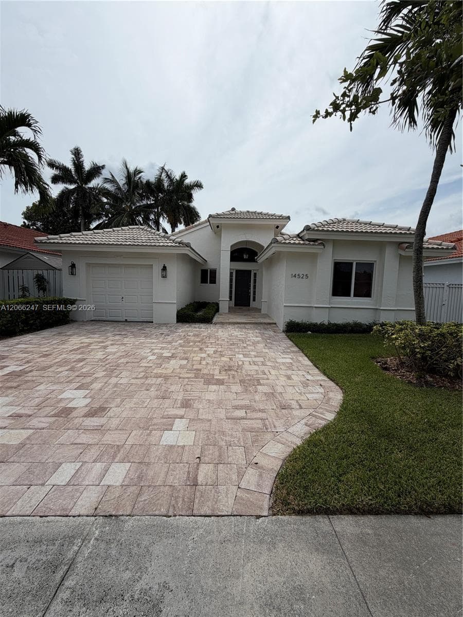 14525 NW 88 ave # 14525, Miami Lakes, FL 33018 photo 2