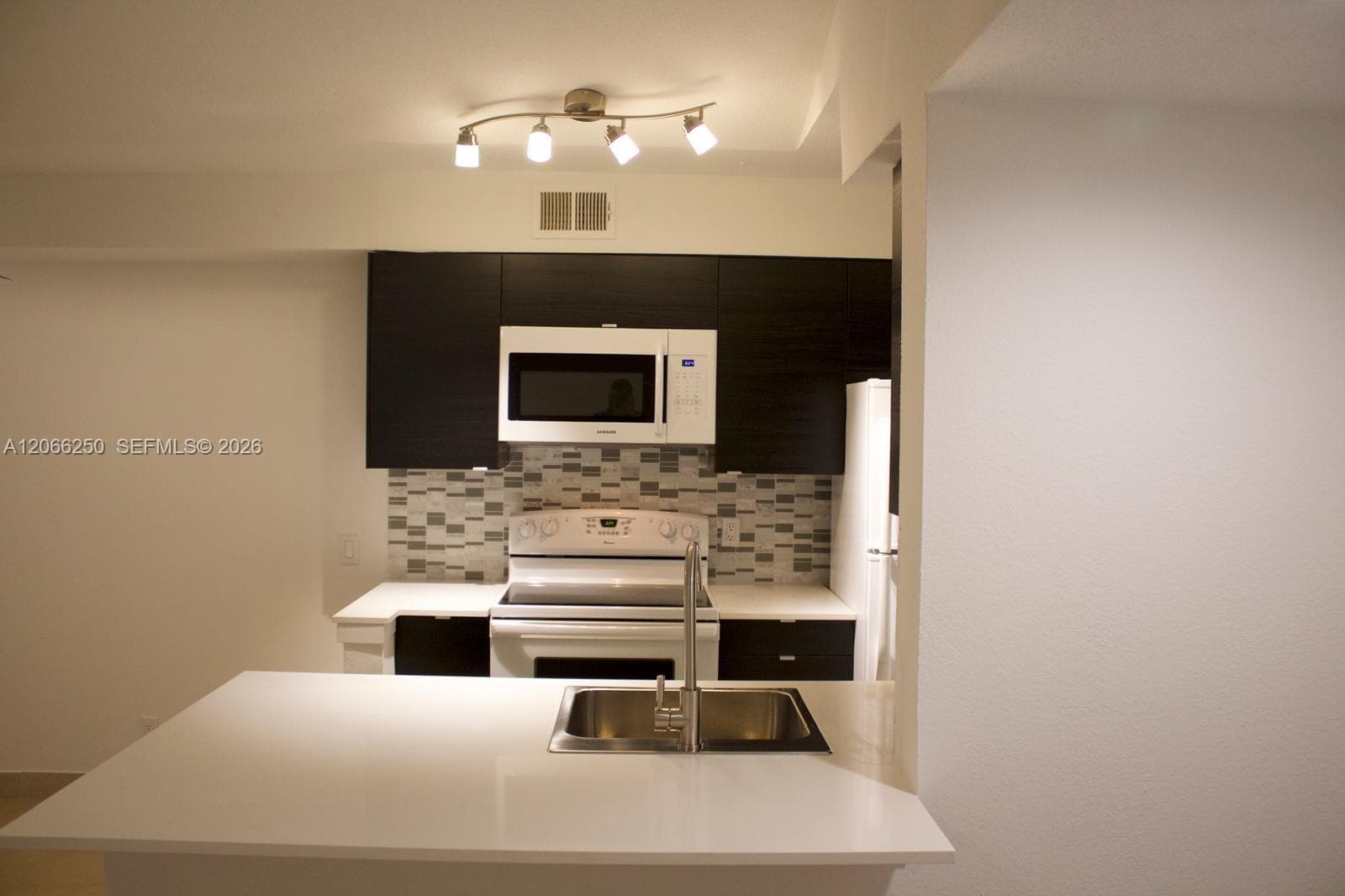 2826 S University Dr # 3203, Davie, FL 33328 photo 3