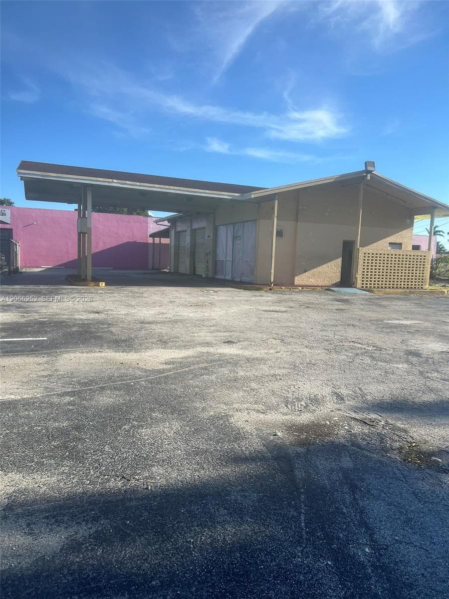 1391 NW 31 Ave, Lauderhill, FL 33311 photo 2