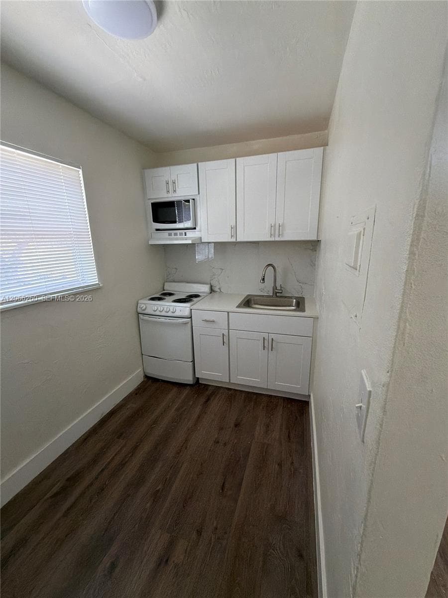3669 Thomas Ave # 7, Miami, FL 33133 photo 2