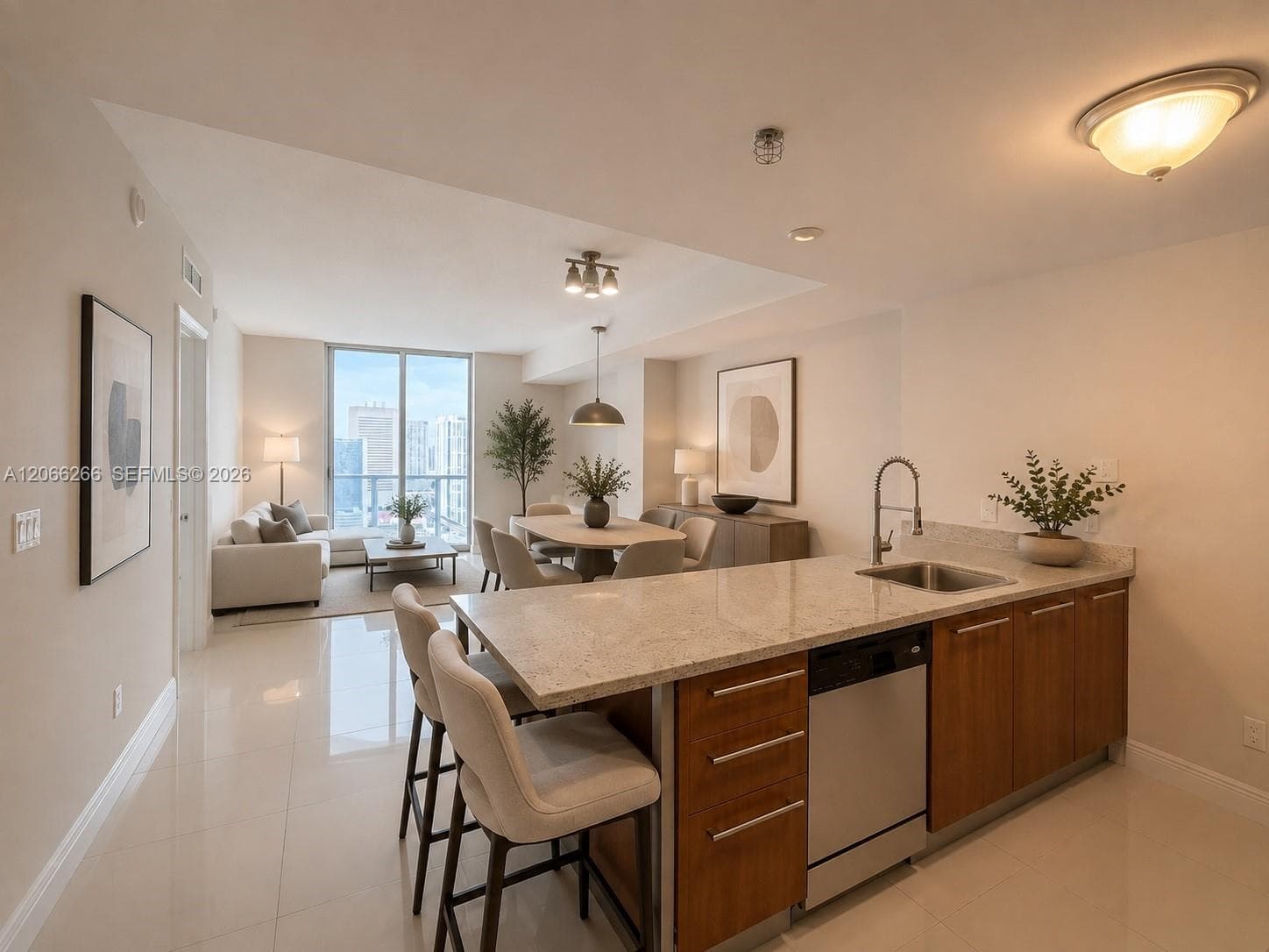 185 SW 7th St # 3105, Miami, FL 33130 photo 2