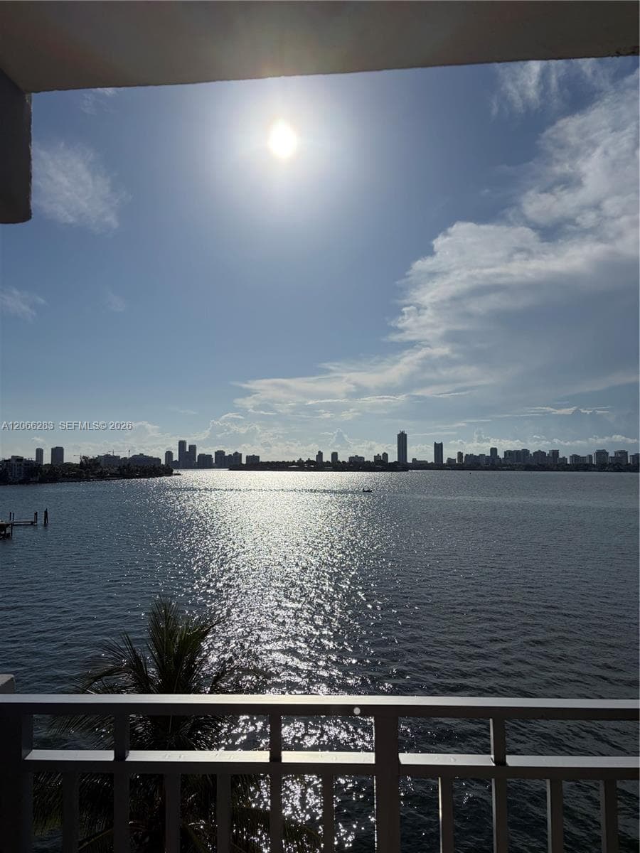 7545 E Treasure Dr # 5G, North Bay Village, FL 33141 photo 2