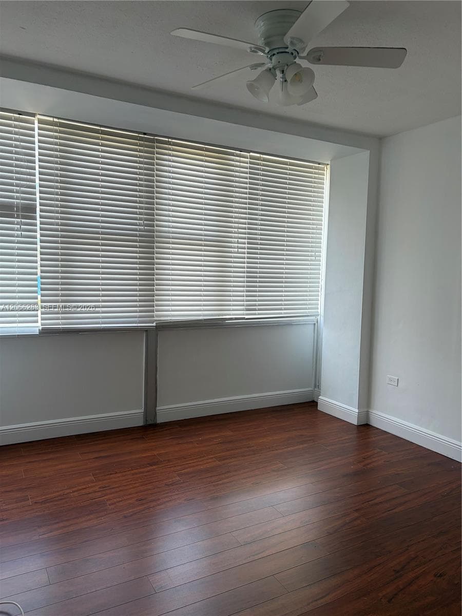 7545 E Treasure Dr # 5G, North Bay Village, FL 33141 photo 5