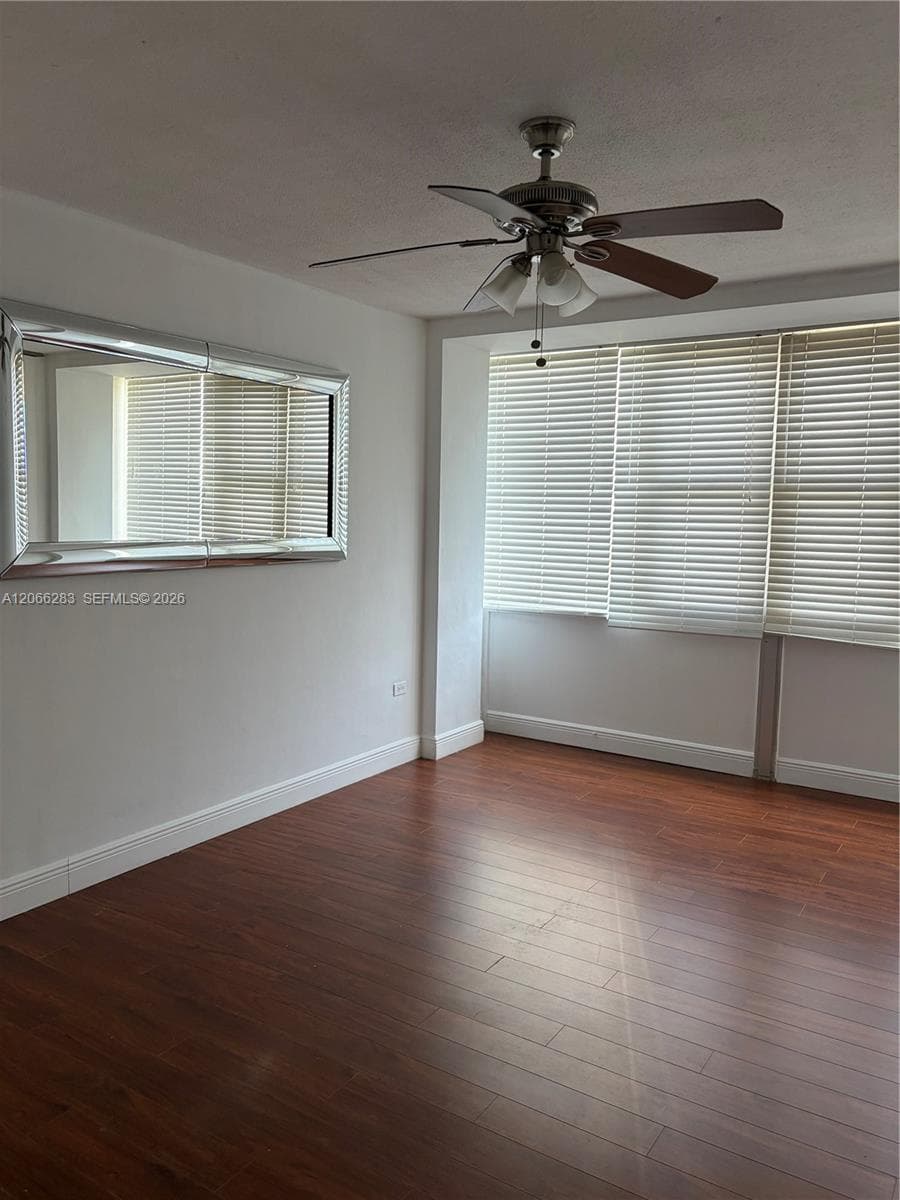 7545 E Treasure Dr # 5G, North Bay Village, FL 33141 photo 4