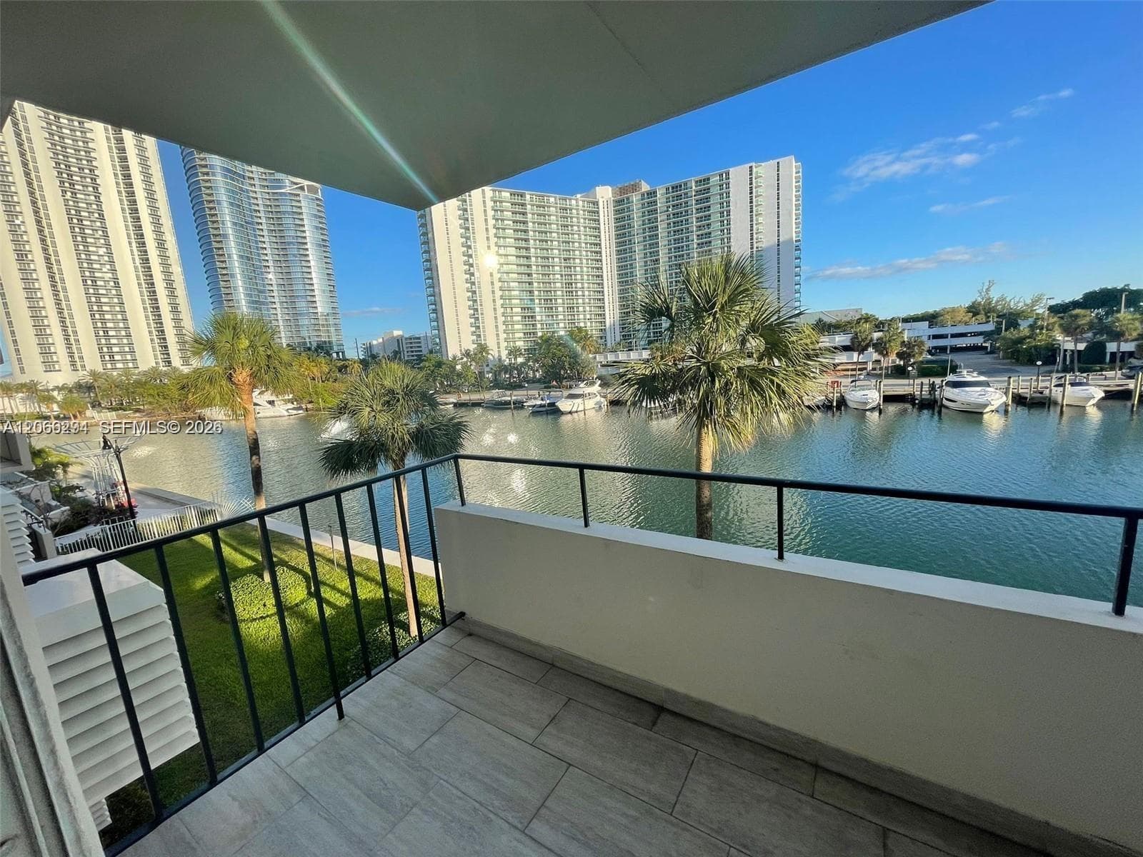 220 Kings Point Dr # 303, Sunny Isles Beach, FL 33160