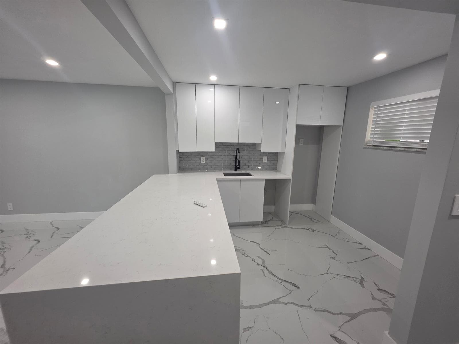 2682 S GARDEN Drive S # 107, Lake Worth, FL 33461 photo 2