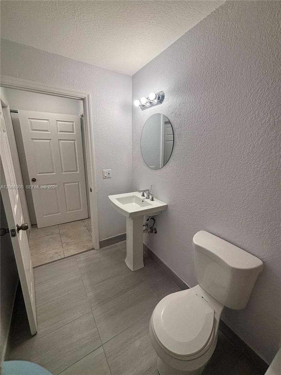 14084 NE 2nd Ave # 14084, Miami, FL 33161 photo 5
